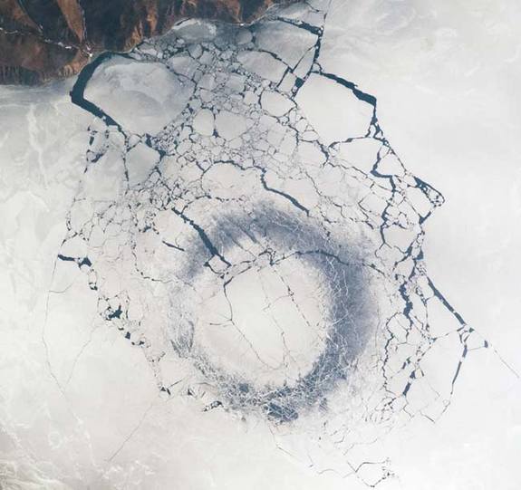 090601-ice-circle-02.jpg