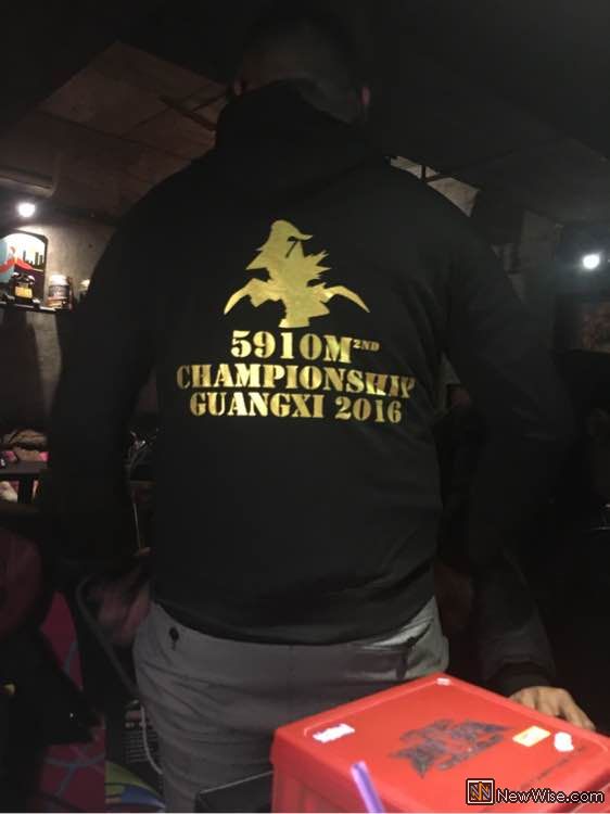 帽衫.jpg