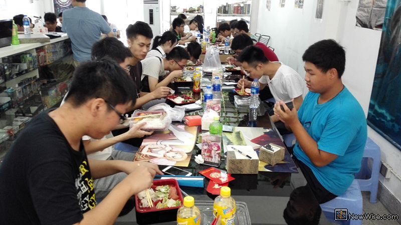 午餐1_副本.jpg