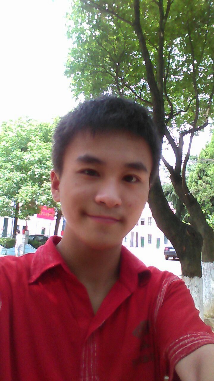 学校（不要问我怎么偷偷把手机带到学校的）