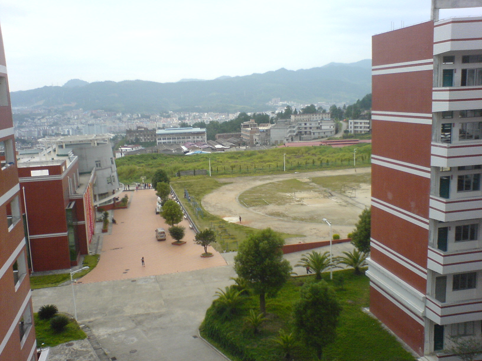 宿舍阳台的风景.JPG